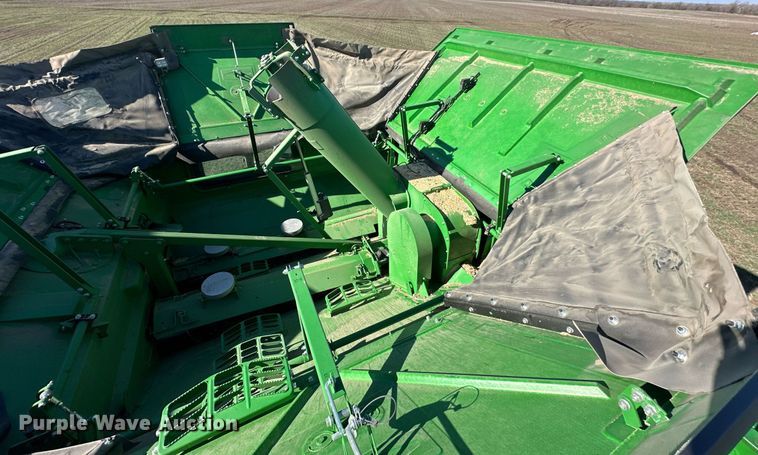 image for item DQ6723 2022 John Deere X9 1100 Signature Edition RWA combine