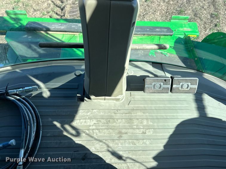 image for item DQ6723 2022 John Deere X9 1100 Signature Edition RWA combine