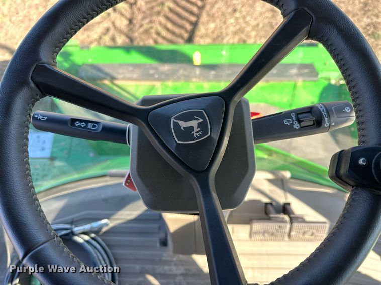 image for item DQ6723 2022 John Deere X9 1100 Signature Edition RWA combine