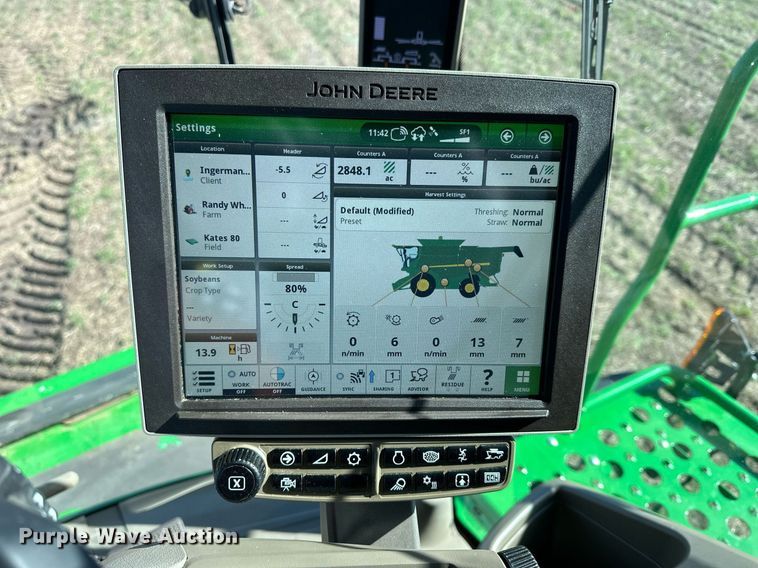 image for item DQ6723 2022 John Deere X9 1100 Signature Edition RWA combine
