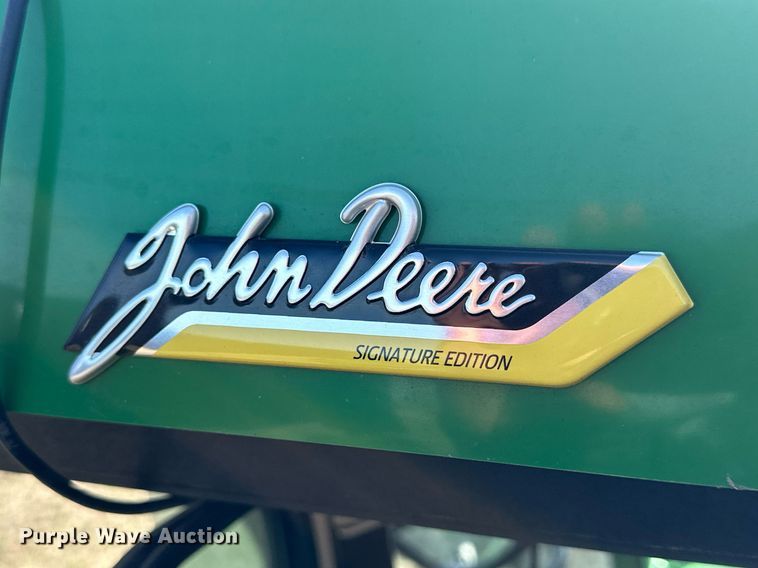 image for item DQ6723 2022 John Deere X9 1100 Signature Edition RWA combine