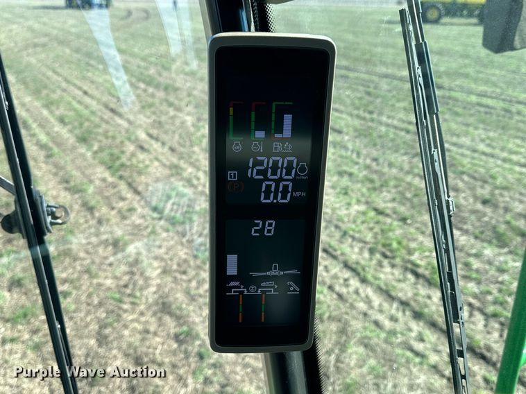 image for item DQ6723 2022 John Deere X9 1100 Signature Edition RWA combine