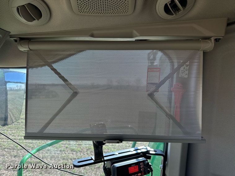 image for item DQ6723 2022 John Deere X9 1100 Signature Edition RWA combine