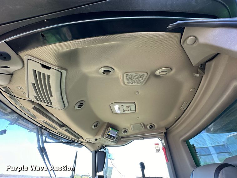 image for item DQ6723 2022 John Deere X9 1100 Signature Edition RWA combine