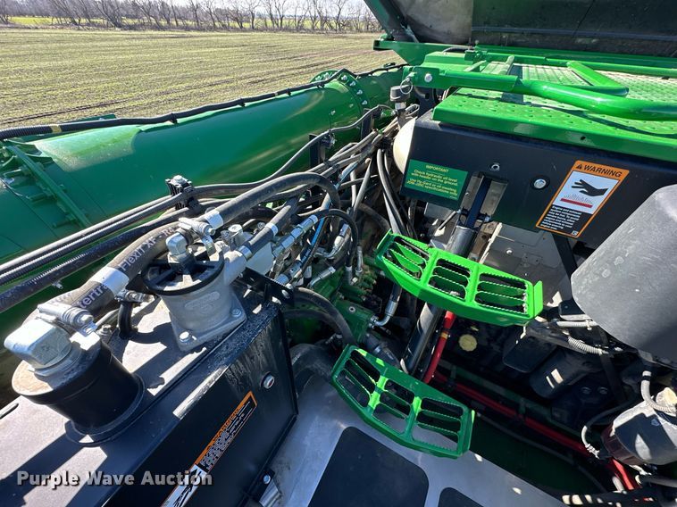 image for item DQ6723 2022 John Deere X9 1100 Signature Edition RWA combine