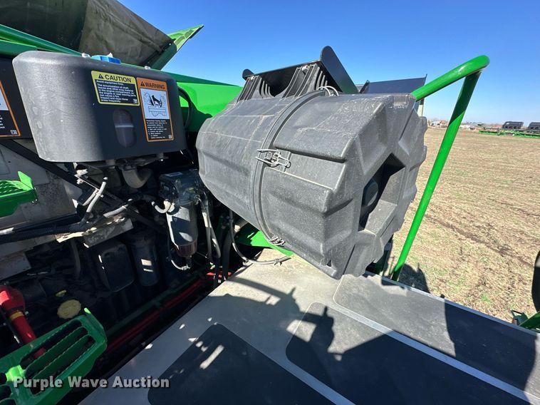 image for item DQ6723 2022 John Deere X9 1100 Signature Edition RWA combine