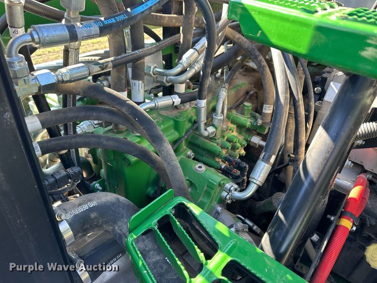 image for item DQ6723 2022 John Deere X9 1100 Signature Edition RWA combine