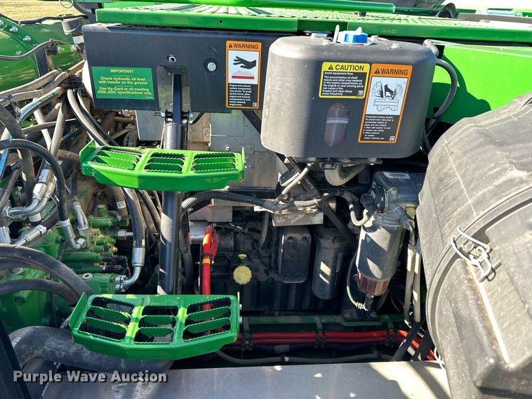 image for item DQ6723 2022 John Deere X9 1100 Signature Edition RWA combine