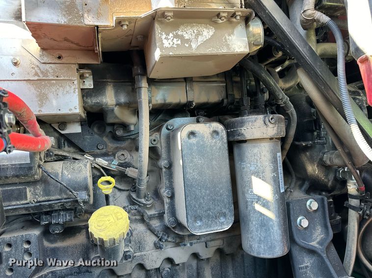 image for item DQ6723 2022 John Deere X9 1100 Signature Edition RWA combine