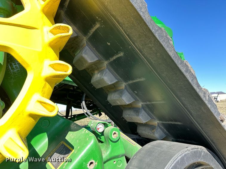 image for item DQ6723 2022 John Deere X9 1100 Signature Edition RWA combine