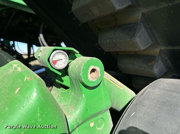 image for item DQ6723 2022 John Deere X9 1100 Signature Edition RWA combine