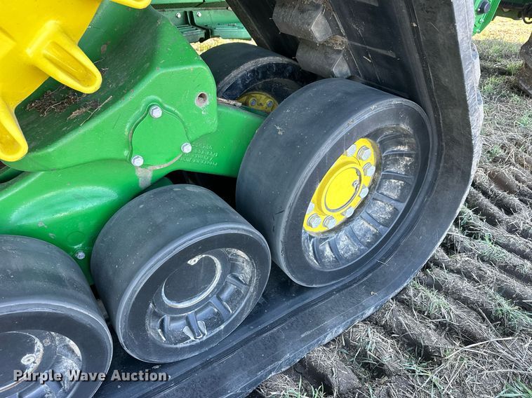 image for item DQ6723 2022 John Deere X9 1100 Signature Edition RWA combine