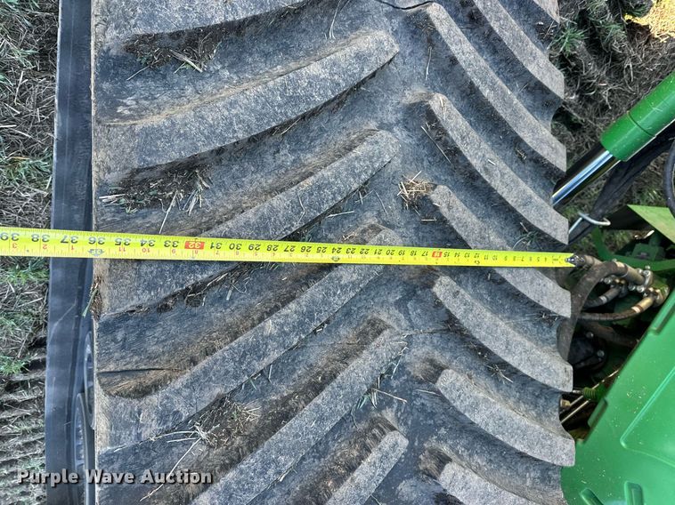 image for item DQ6723 2022 John Deere X9 1100 Signature Edition RWA combine