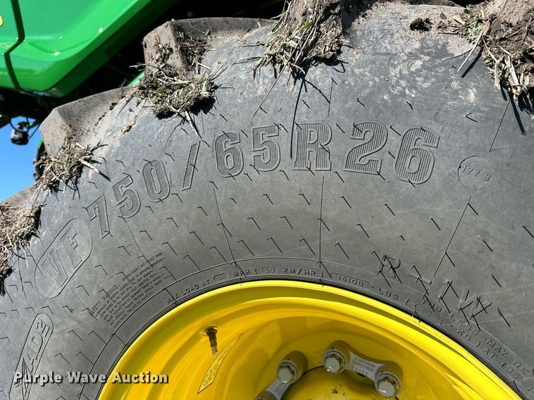 image for item DQ6723 2022 John Deere X9 1100 Signature Edition RWA combine