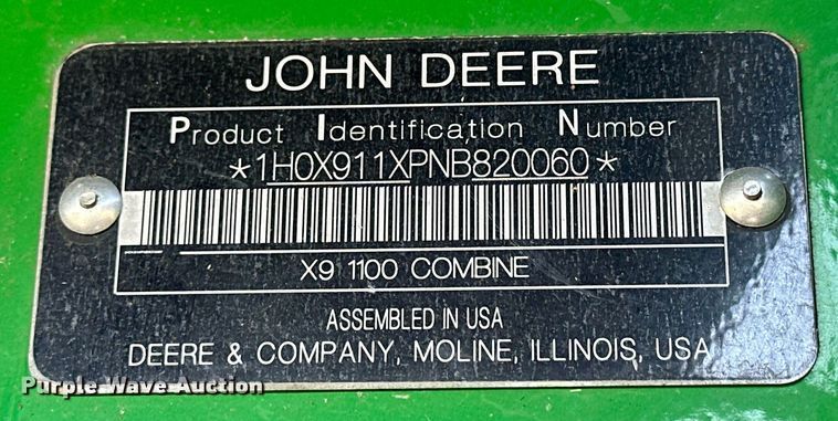 image for item DQ6723 2022 John Deere X9 1100 Signature Edition RWA combine