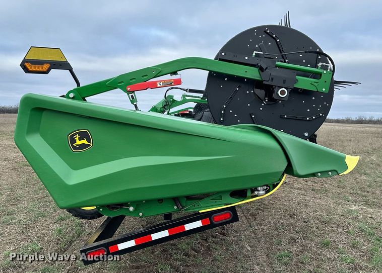 image for item DQ6724 2022 John Deere HD50F flex draper head