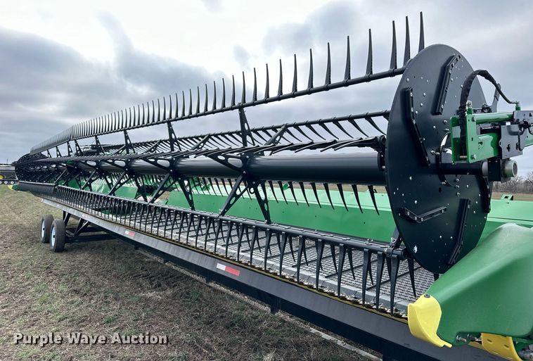 image for item DQ6724 2022 John Deere HD50F flex draper head