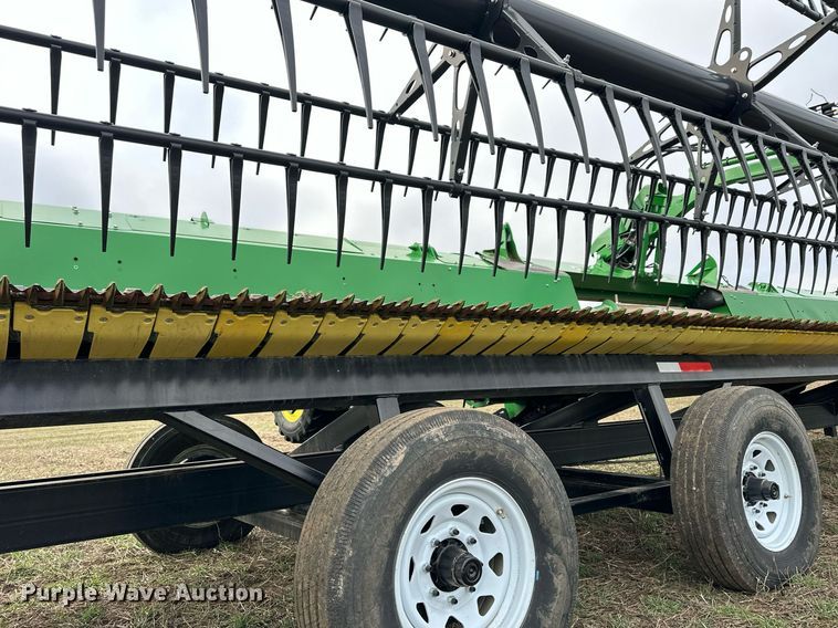 image for item DQ6724 2022 John Deere HD50F flex draper head