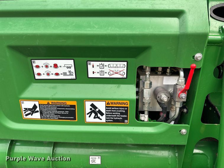 image for item DQ6724 2022 John Deere HD50F flex draper head