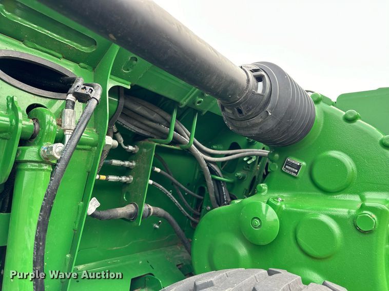 image for item DQ6724 2022 John Deere HD50F flex draper head