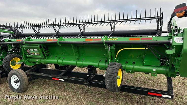 image for item DQ6724 2022 John Deere HD50F flex draper head