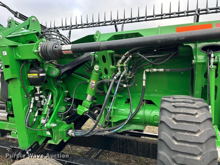 image for item DQ6724 2022 John Deere HD50F flex draper head