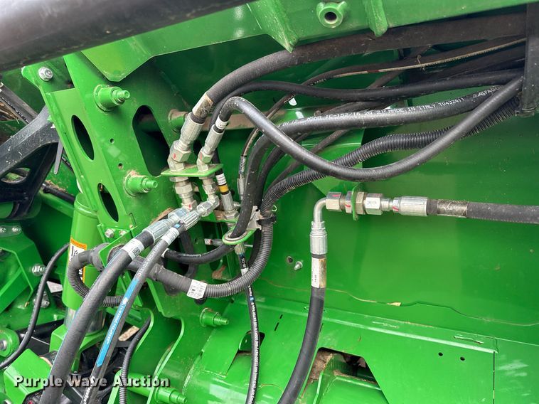 image for item DQ6724 2022 John Deere HD50F flex draper head