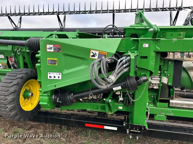 image for item DQ6724 2022 John Deere HD50F flex draper head