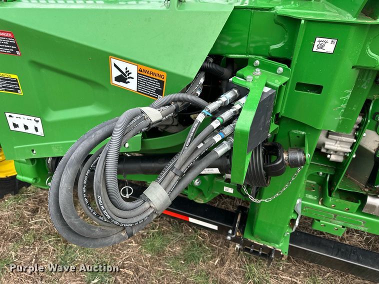 image for item DQ6724 2022 John Deere HD50F flex draper head