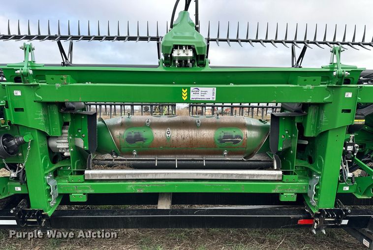 image for item DQ6724 2022 John Deere HD50F flex draper head