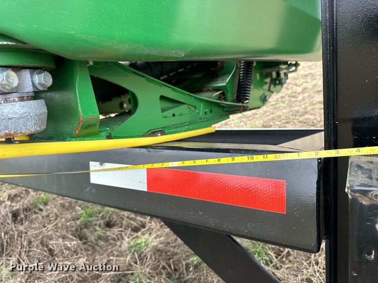 image for item DQ6724 2022 John Deere HD50F flex draper head