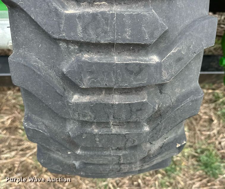 image for item DQ6724 2022 John Deere HD50F flex draper head