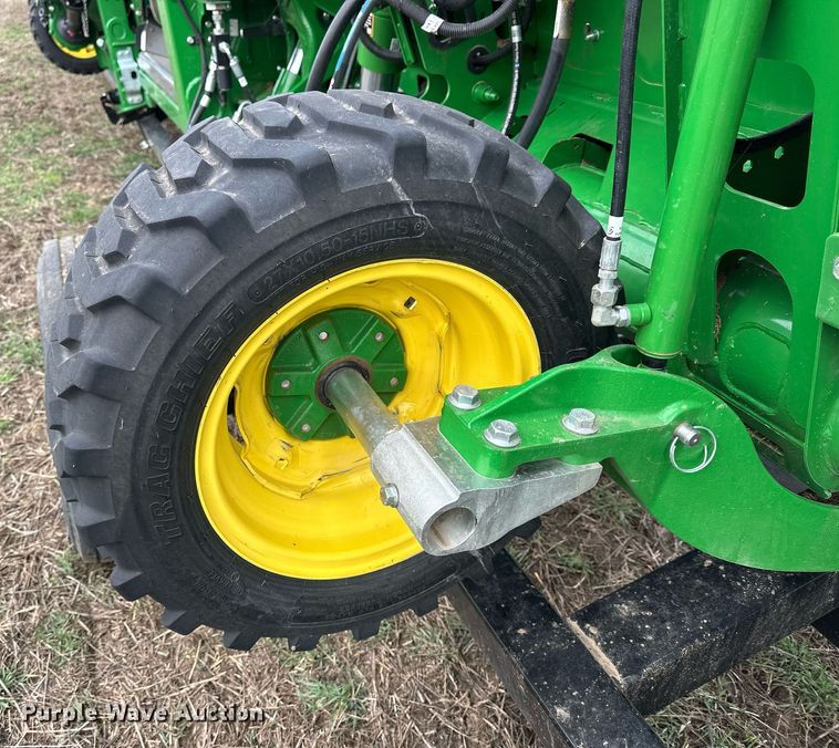 image for item DQ6724 2022 John Deere HD50F flex draper head