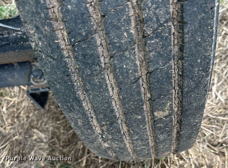 image for item DQ6724 2022 John Deere HD50F flex draper head