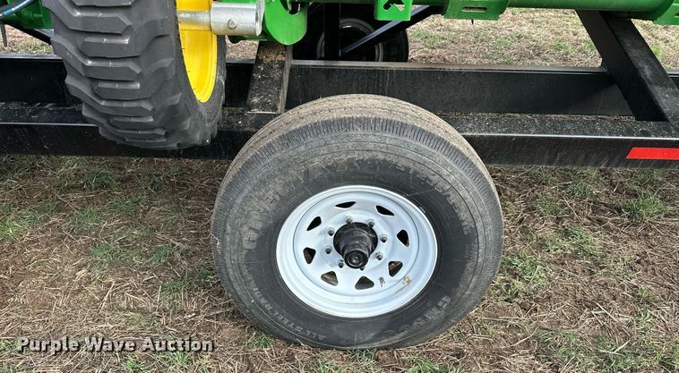 image for item DQ6724 2022 John Deere HD50F flex draper head