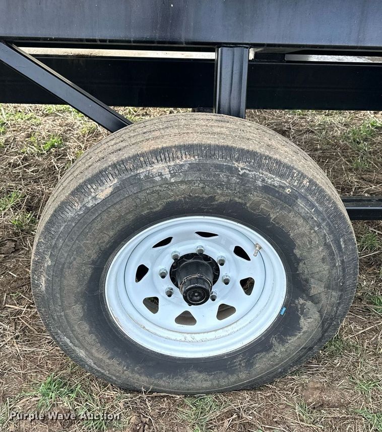 image for item DQ6724 2022 John Deere HD50F flex draper head