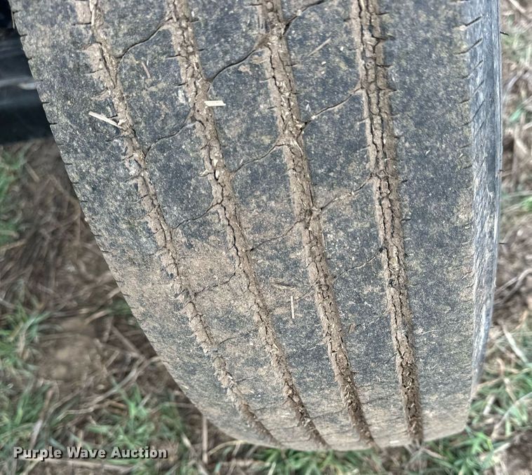 image for item DQ6724 2022 John Deere HD50F flex draper head