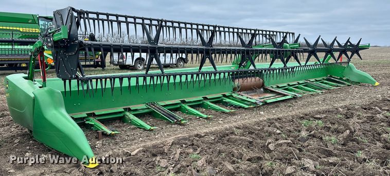 image for item DQ6726 2017 John Deere 640FD flex draper head