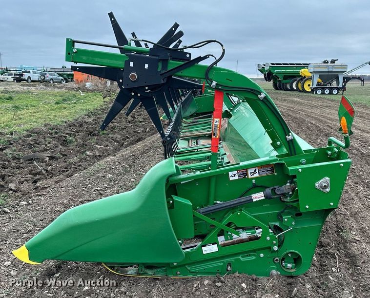 image for item DQ6726 2017 John Deere 640FD flex draper head