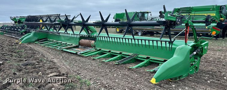 image for item DQ6726 2017 John Deere 640FD flex draper head