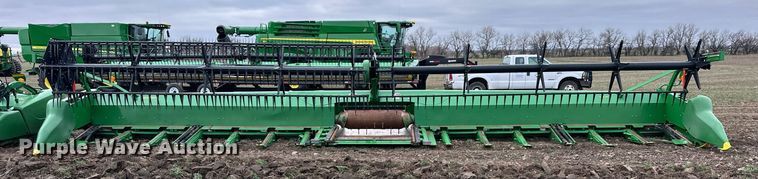 image for item DQ6726 2017 John Deere 640FD flex draper head