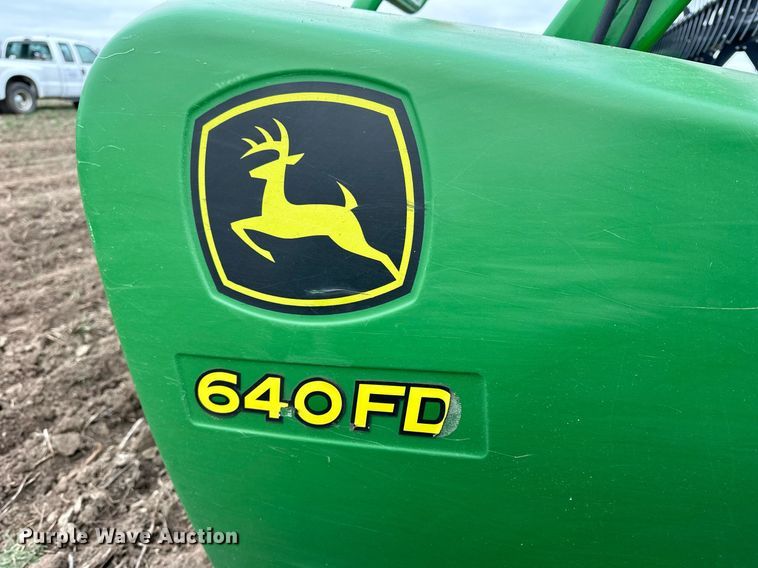 image for item DQ6726 2017 John Deere 640FD flex draper head