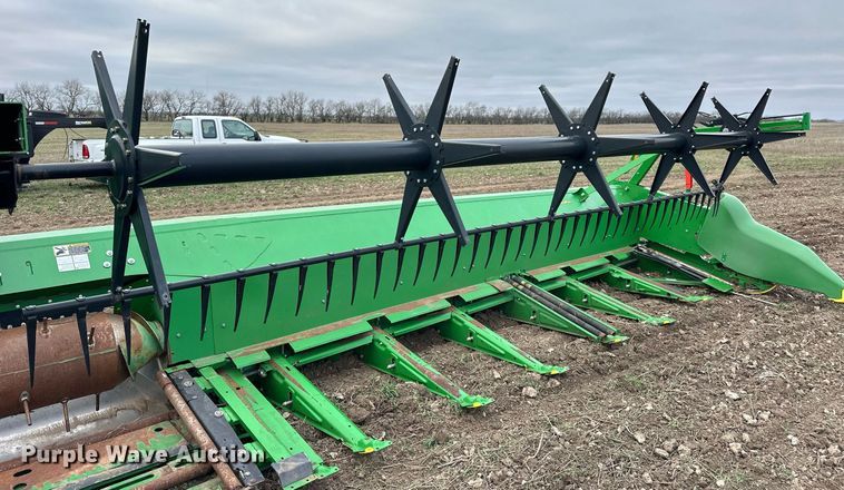 image for item DQ6726 2017 John Deere 640FD flex draper head