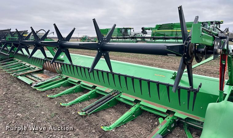 image for item DQ6726 2017 John Deere 640FD flex draper head