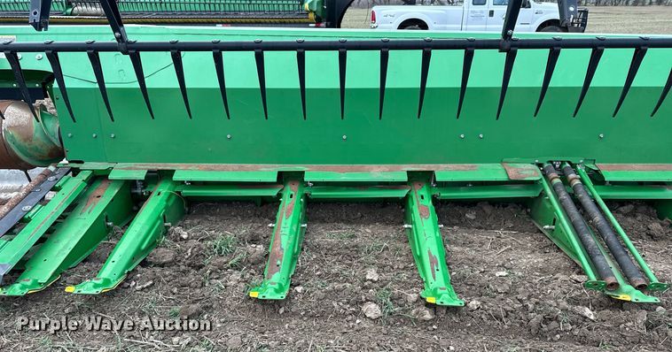 image for item DQ6726 2017 John Deere 640FD flex draper head