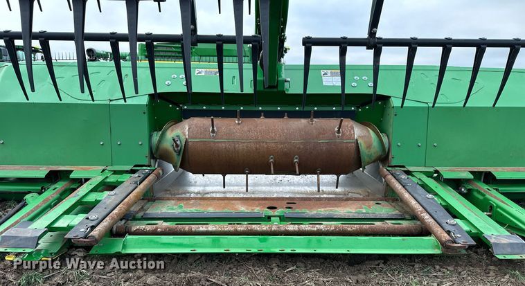 image for item DQ6726 2017 John Deere 640FD flex draper head