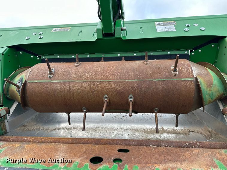 image for item DQ6726 2017 John Deere 640FD flex draper head