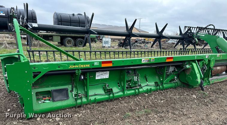 image for item DQ6726 2017 John Deere 640FD flex draper head