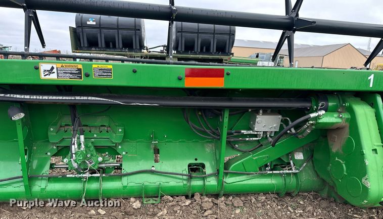 image for item DQ6726 2017 John Deere 640FD flex draper head