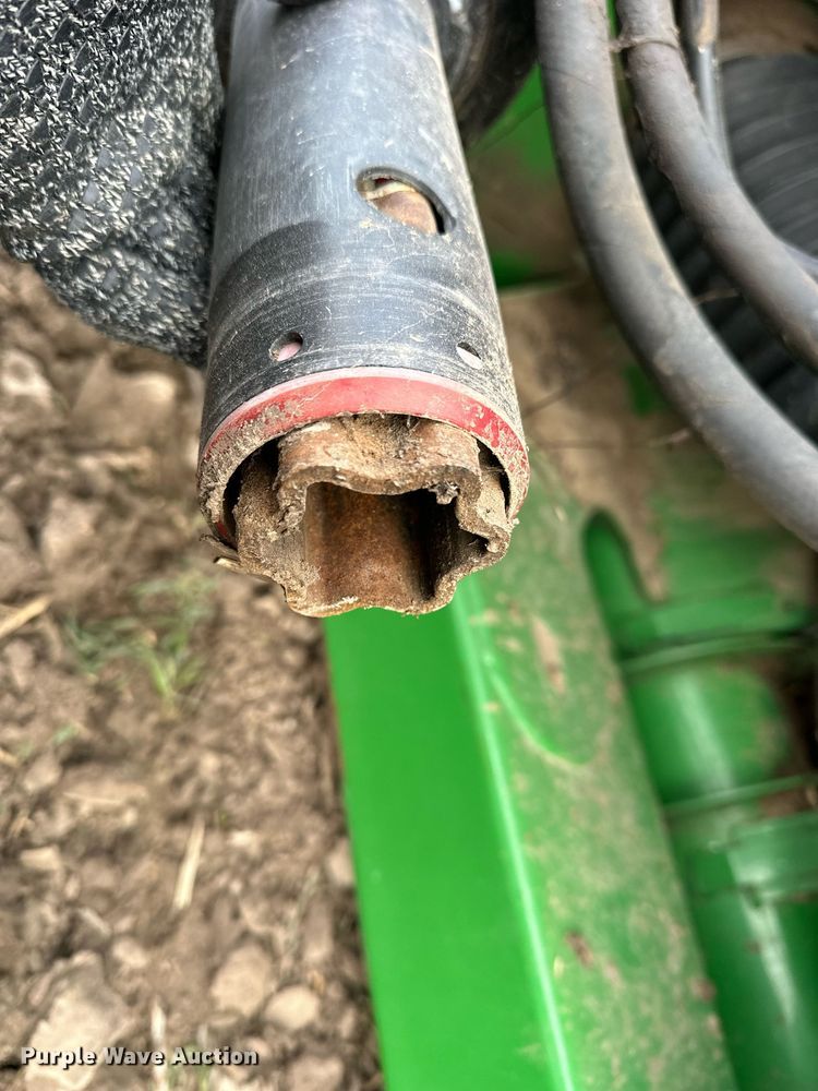 image for item DQ6726 2017 John Deere 640FD flex draper head